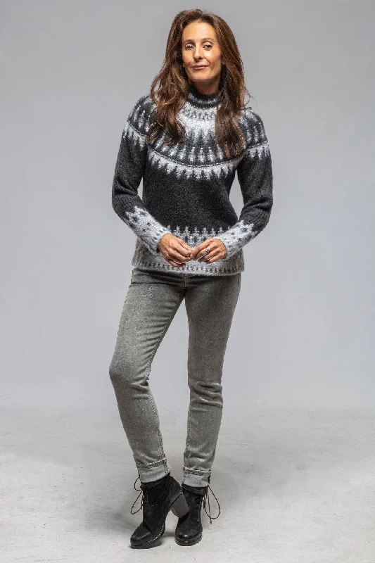 Andean Mock Neck Sweater In Charcoal